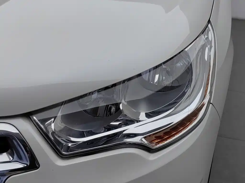 Citroen C4L — миниатюра 7