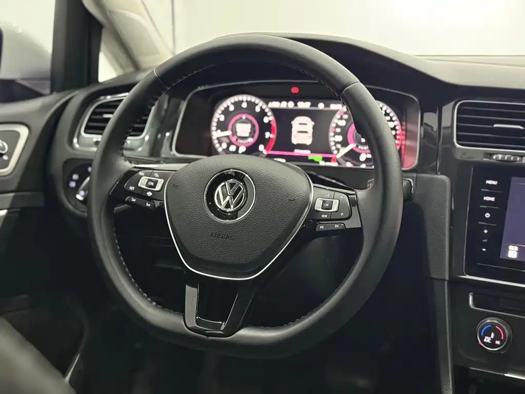 Volkswagen Golf — миниатюра 5