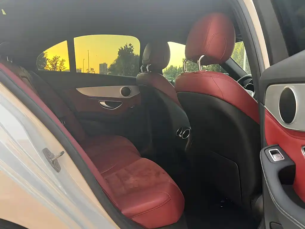 Mercedes-Benz C-Class — миниатюра 11