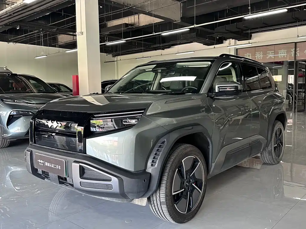 Fang Cheng Bao Titanium 3 2025