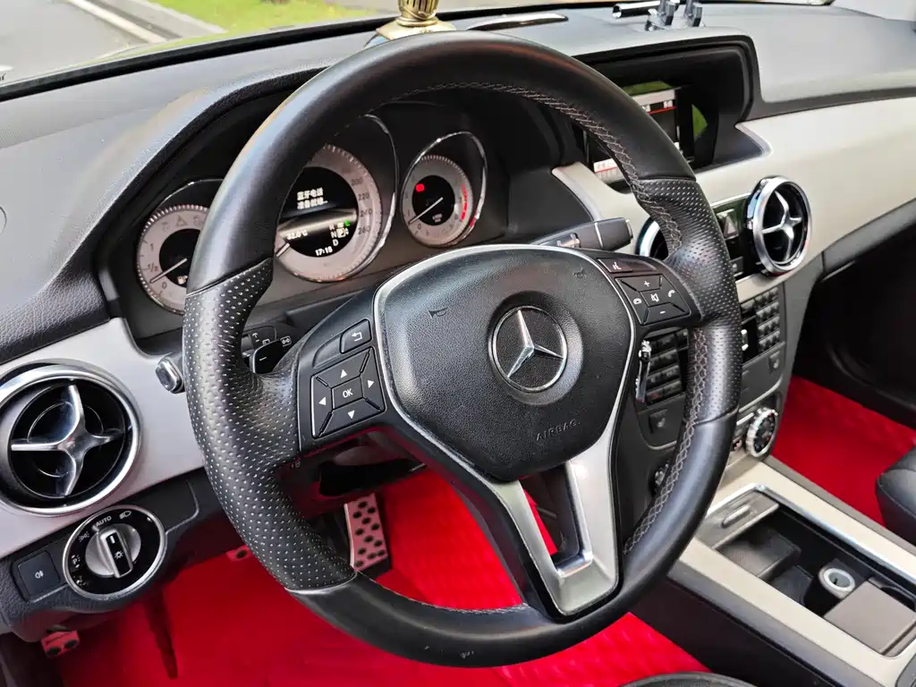 Mercedes-Benz GLK-Class — миниатюра 8