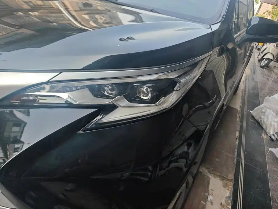 Toyota Sienna — миниатюра 5