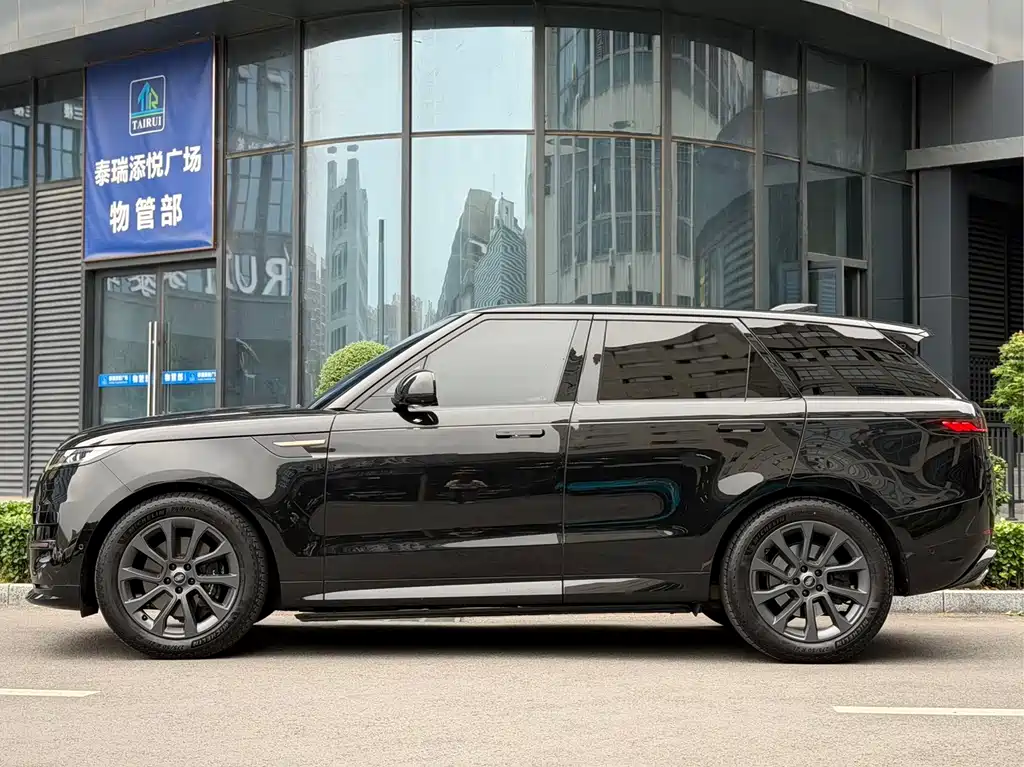 Land Rover Range Rover Sport 2024 400PS Dynamic SE
