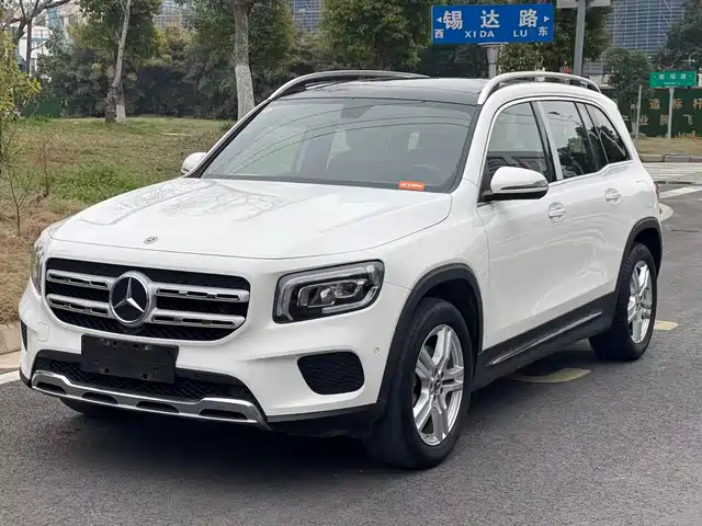 MERCEDES-BENZ GLB