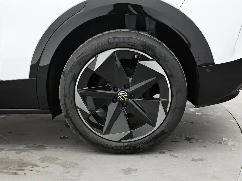 Volkswagen 06 2025 Pure