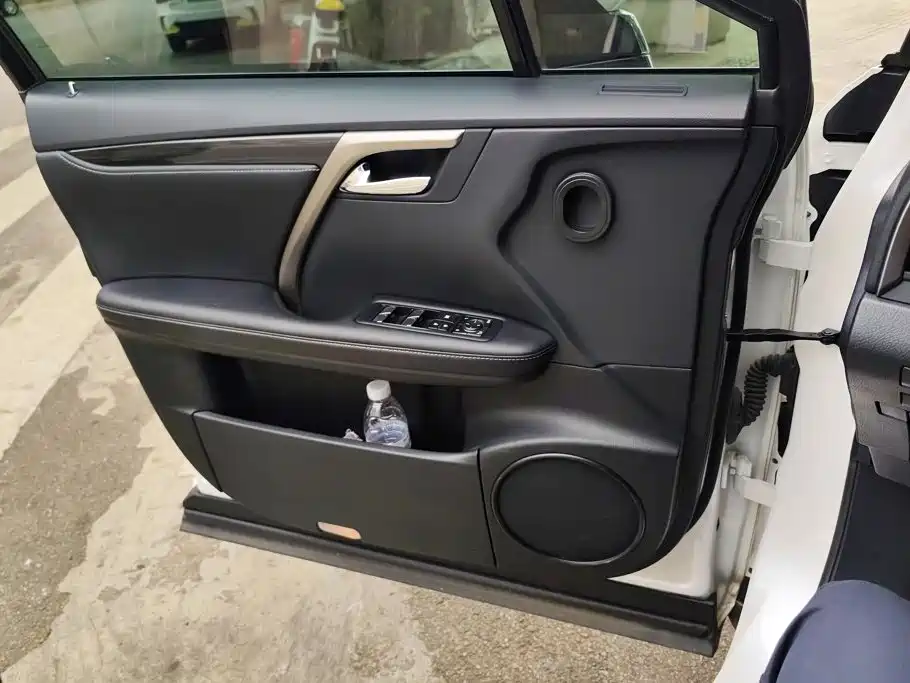 Lexus RX — миниатюра 7