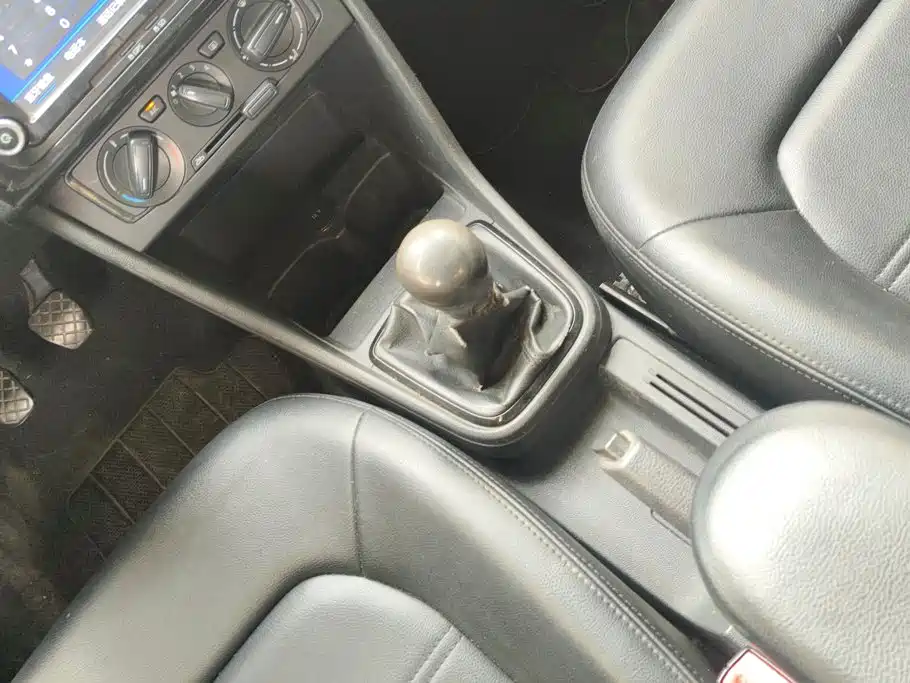 Volkswagen Jetta — миниатюра 16