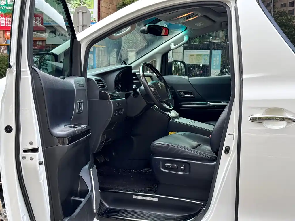 Toyota Alphard — фотографии объявления, Фото 12