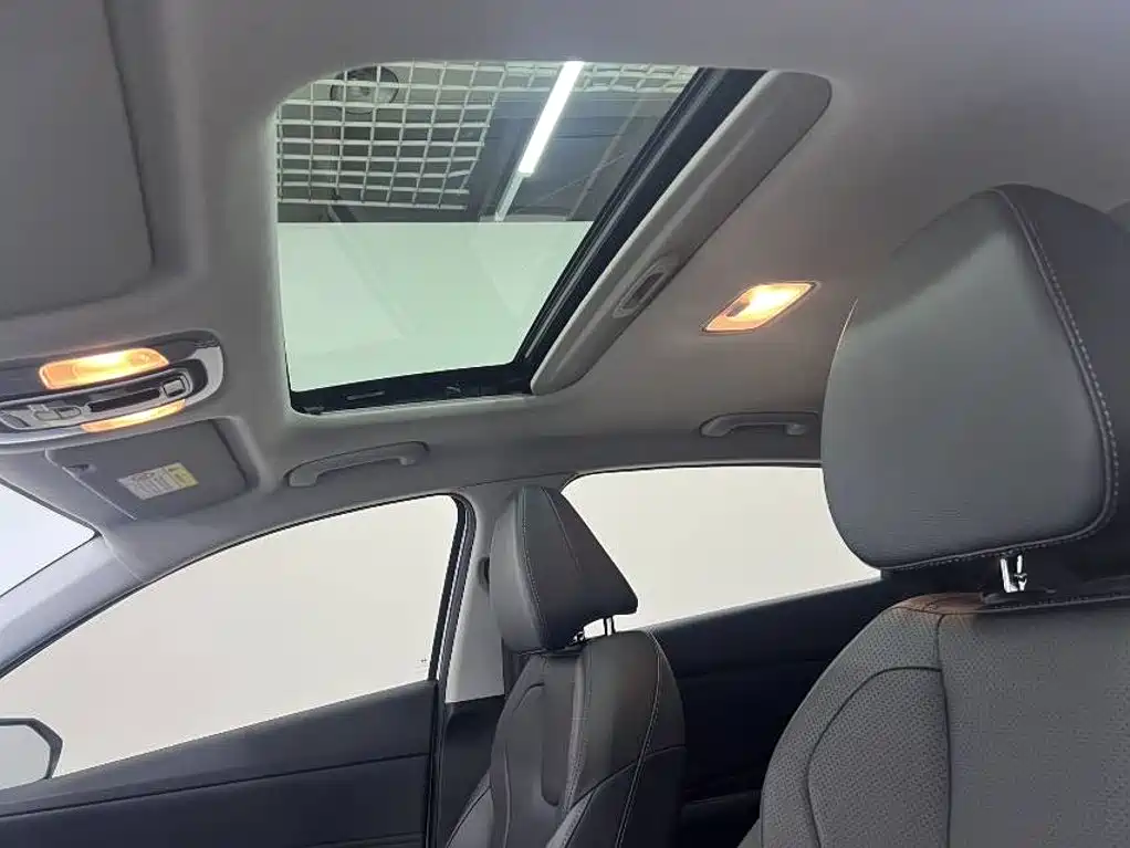 Hyundai Elantra — миниатюра 14