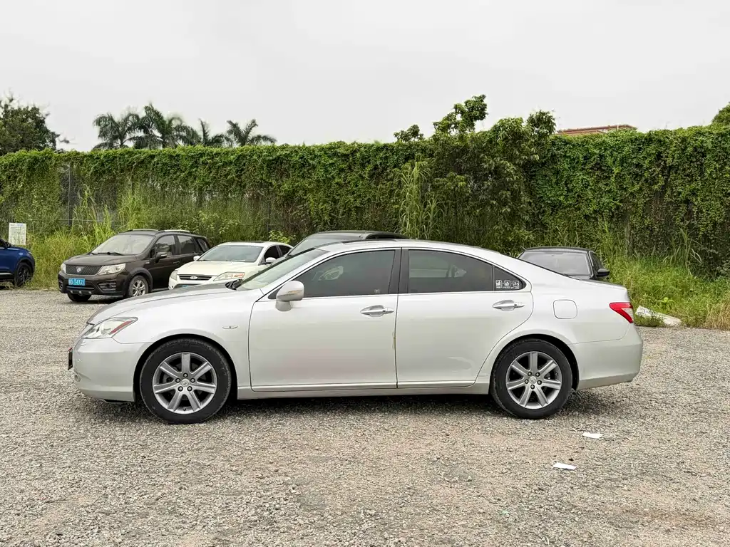 Lexus ES — миниатюра 8