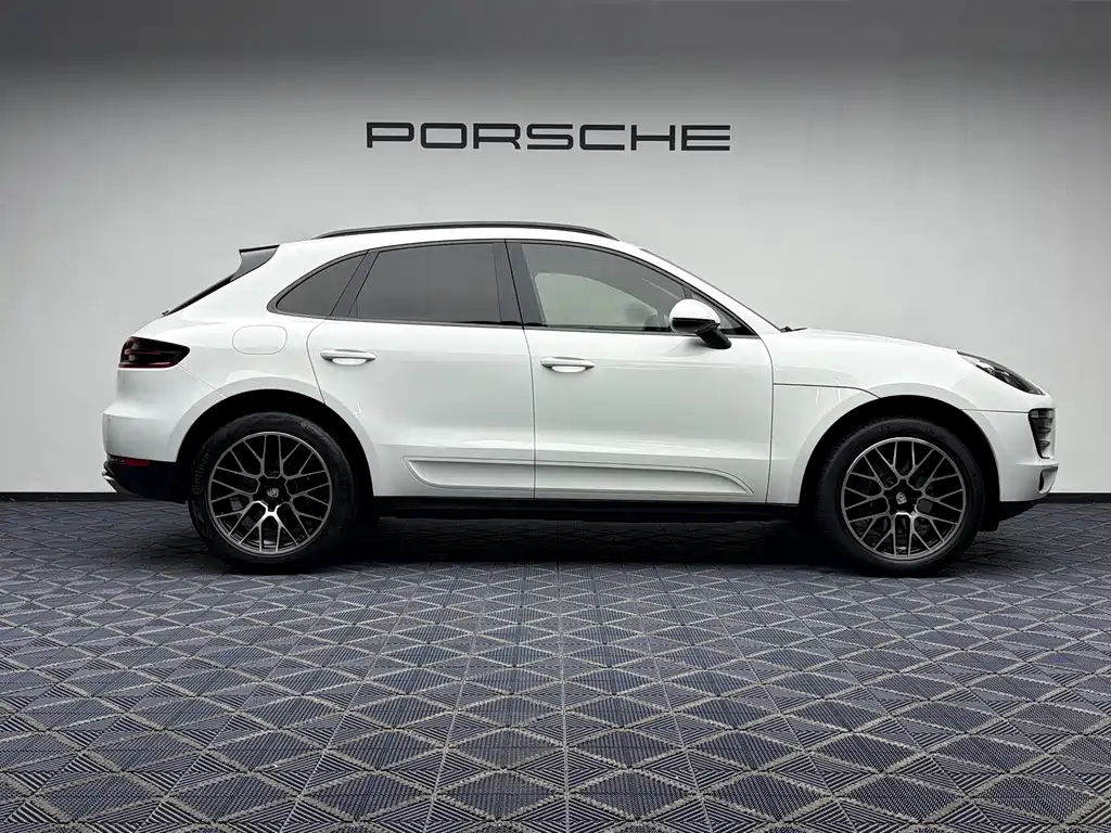 Porsche Macan — миниатюра 8