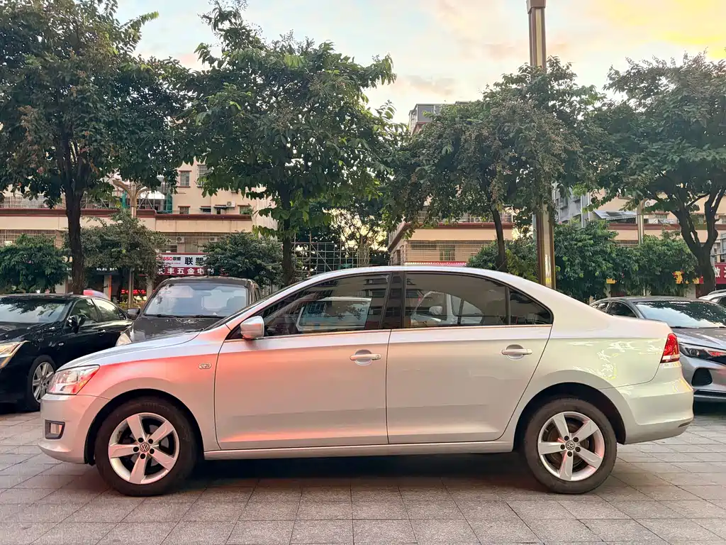 Volkswagen Santana — миниатюра 3