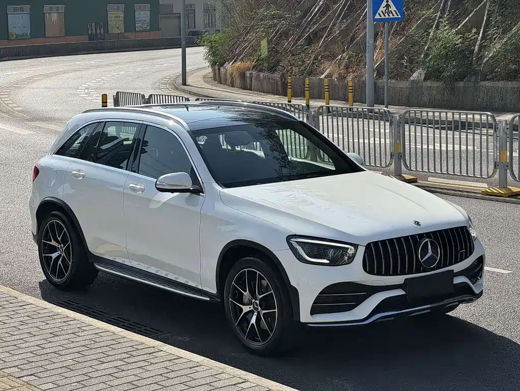 MERCEDES-BENZ GLC AMG