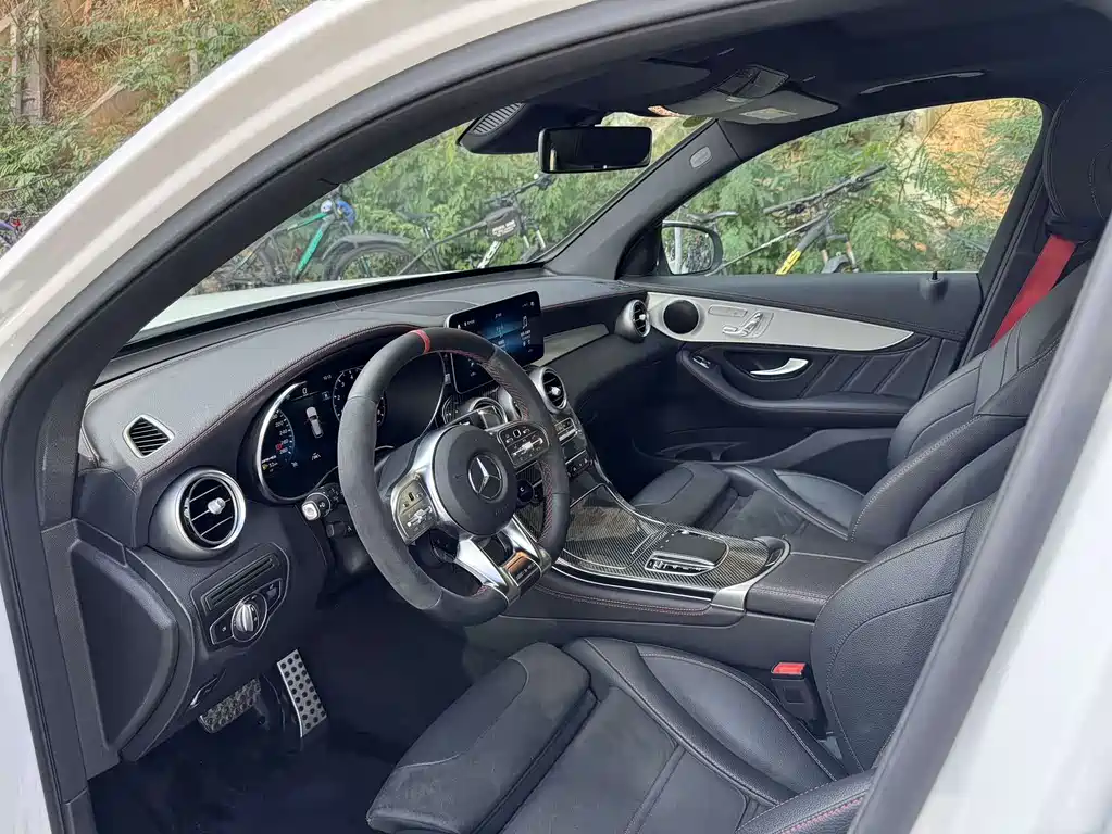 MERCEDES-BENZ GLC AMG