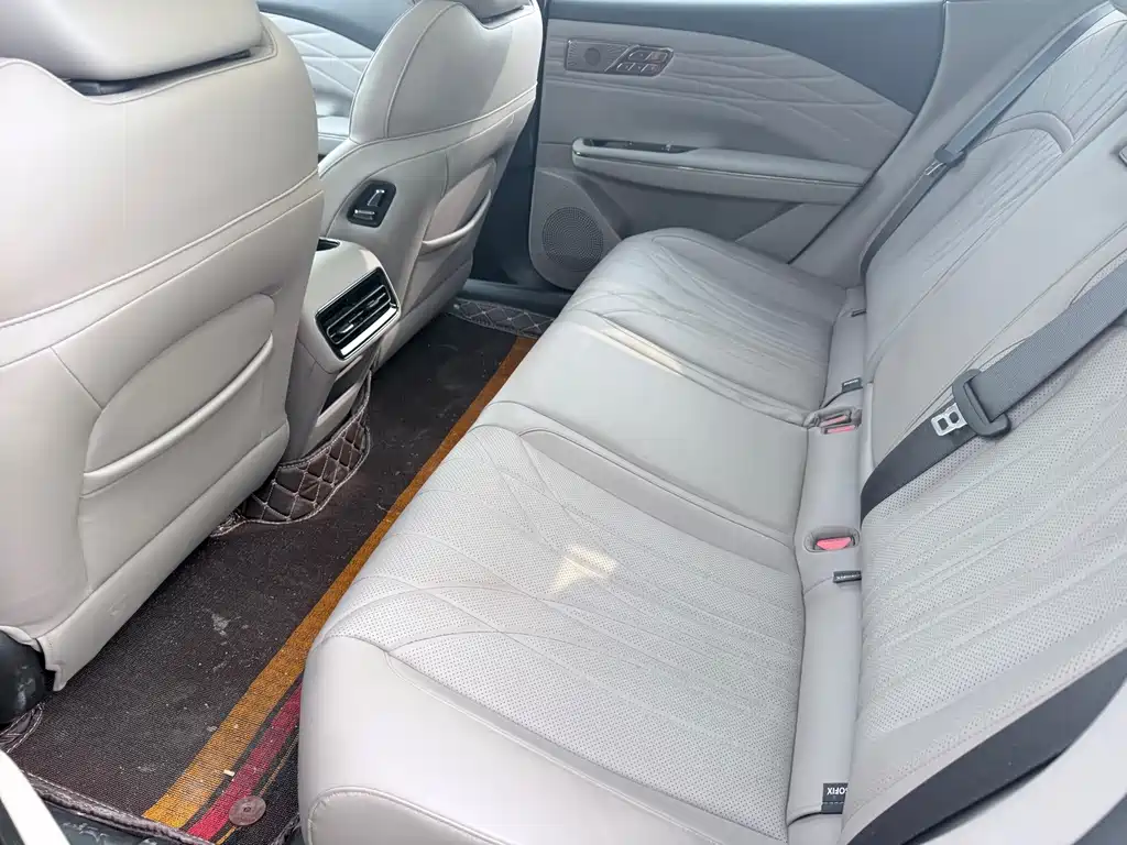 GEELY GALAXY GALAXY SPARKLE 8