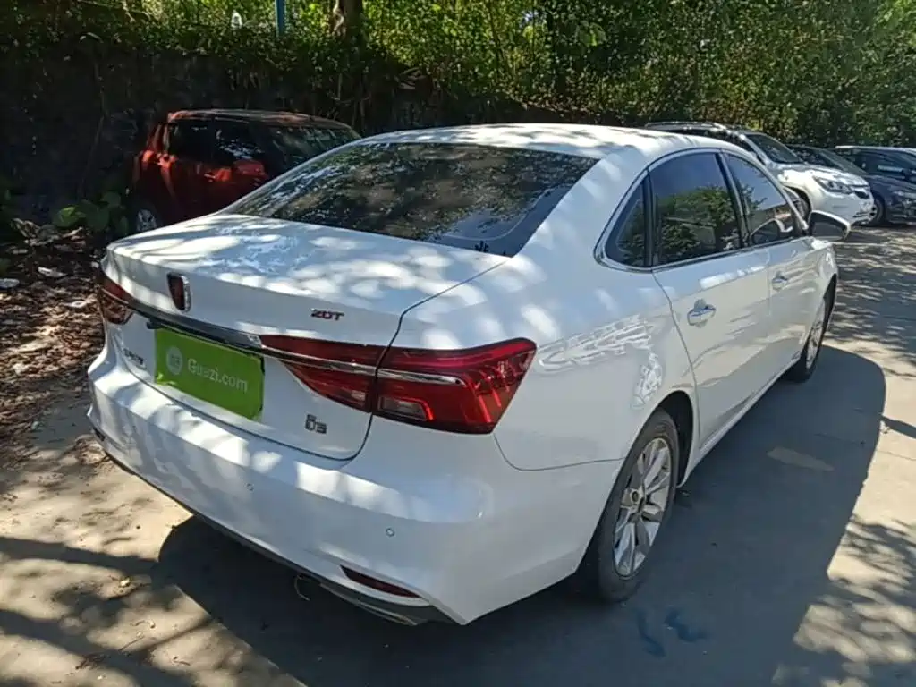 Roewe i6 Classic — миниатюра 7