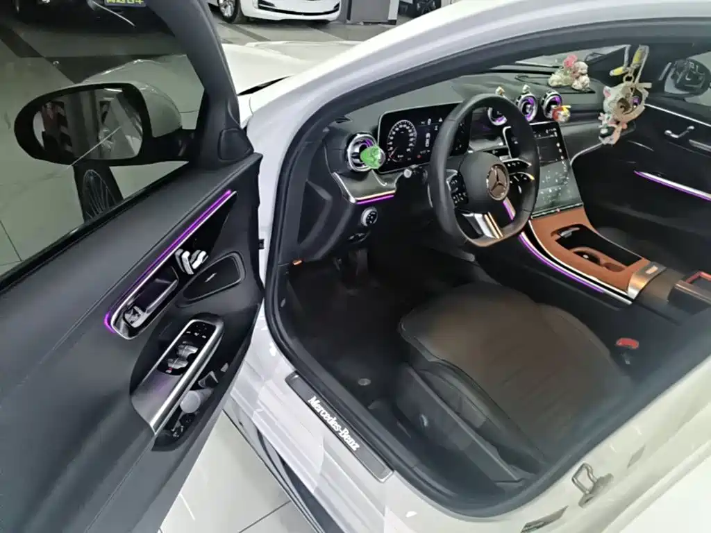 Mercedes-Benz C-Class — миниатюра 16