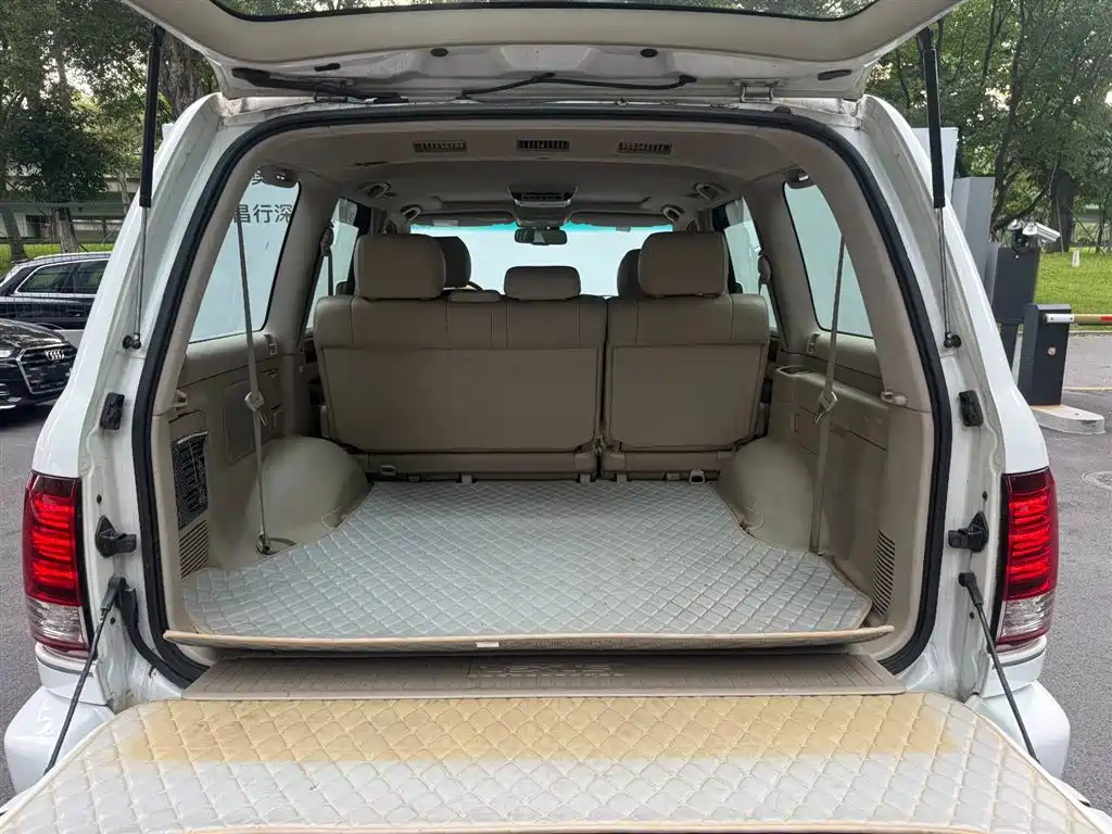 Lexus LX — миниатюра 9