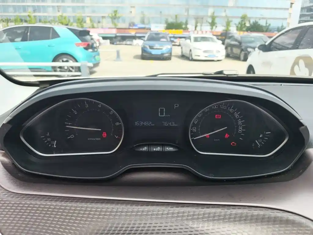 Peugeot 2008 — миниатюра 12