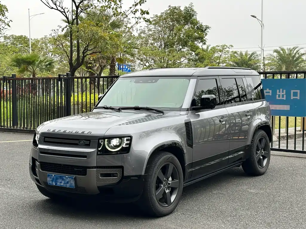 Land Rover Defender 2022