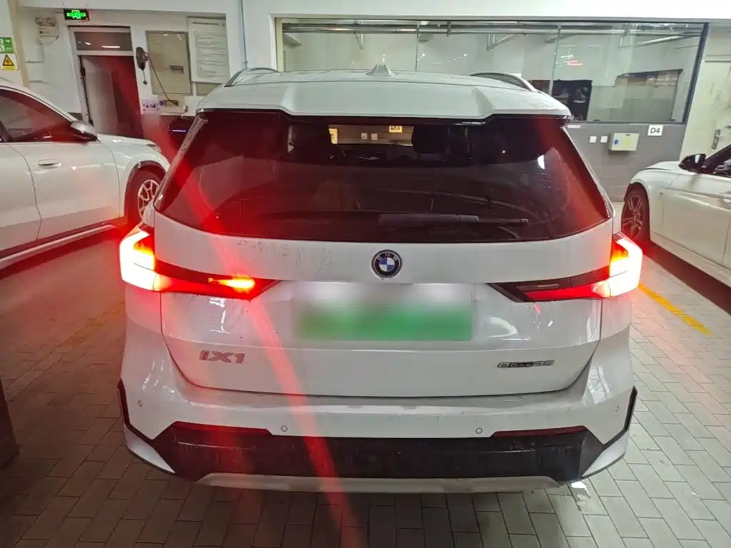 BMW iX1 — миниатюра 6