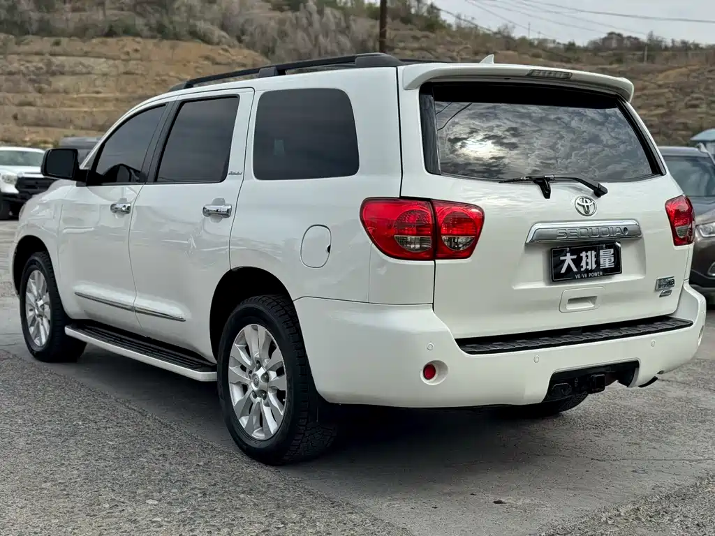 Toyota Sequoia — миниатюра 7