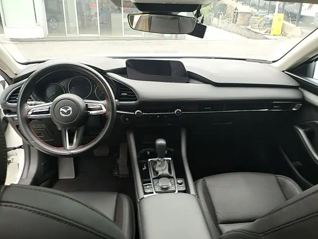 Mazda 3 Axela — миниатюра 10