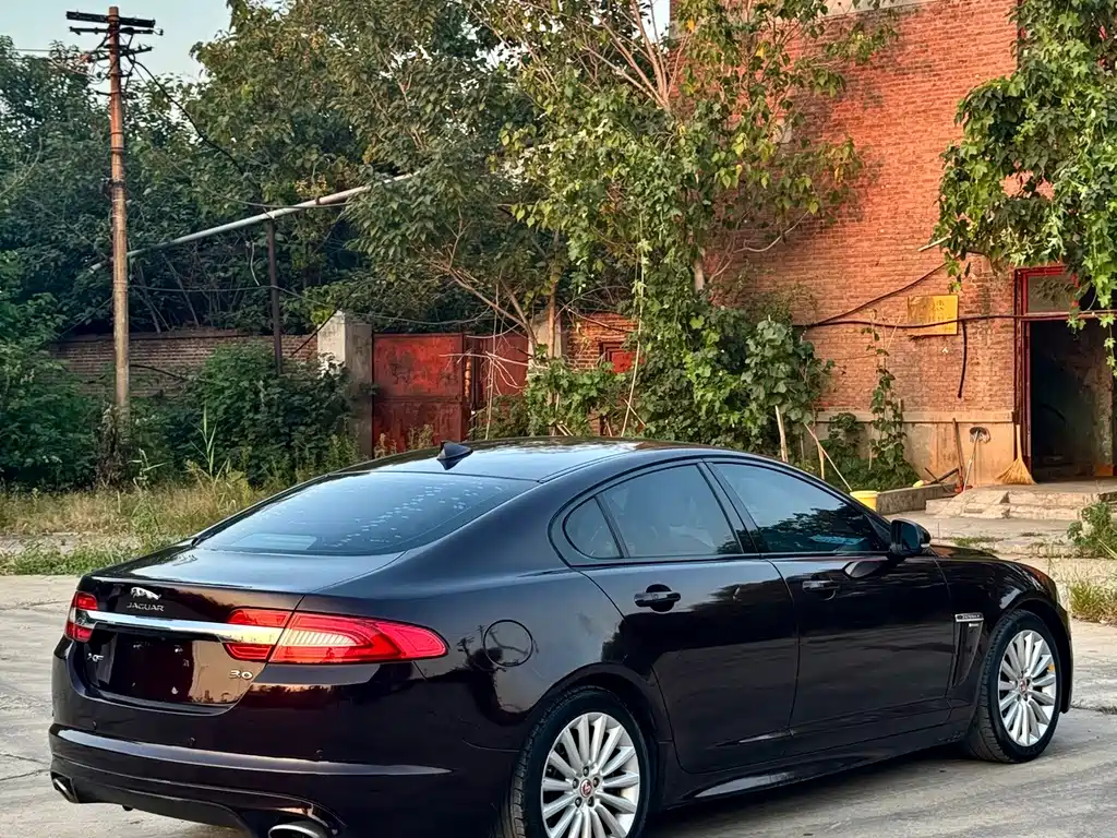 Jaguar XF — миниатюра 4
