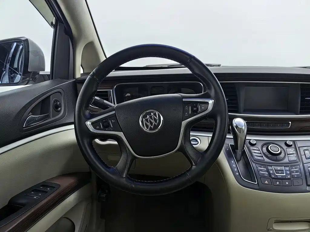 Buick GL8 — миниатюра 11