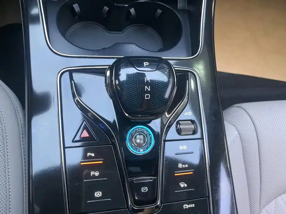 BYD Han — миниатюра 16