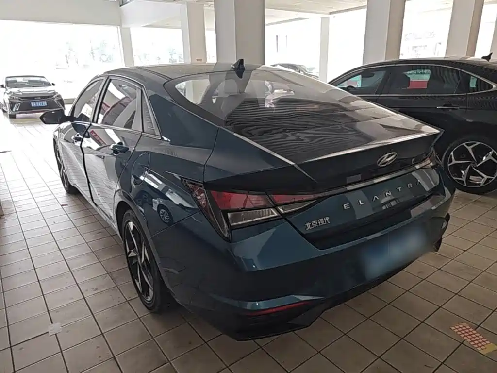 Hyundai Elantra — миниатюра 5