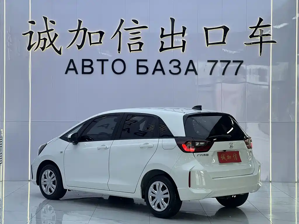 Honda Fit — миниатюра 6
