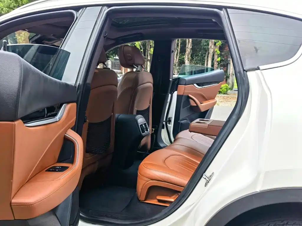 Maserati Levante — миниатюра 10