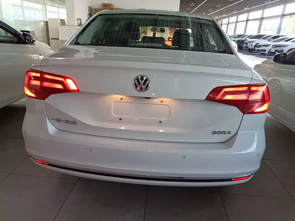 Volkswagen Bora — миниатюра 6
