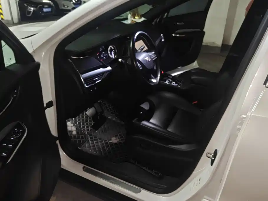 Cadillac XT4 — миниатюра 9