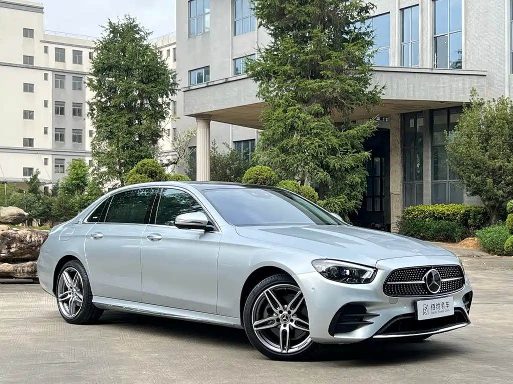 Mercedes-Benz E-Class — миниатюра 3