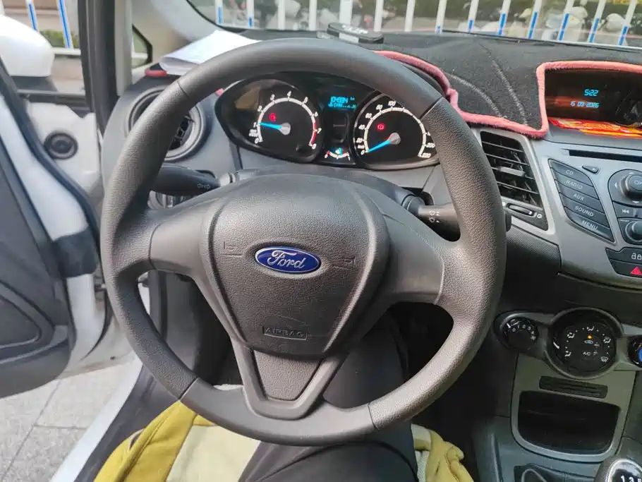 Ford Fiesta — миниатюра 15