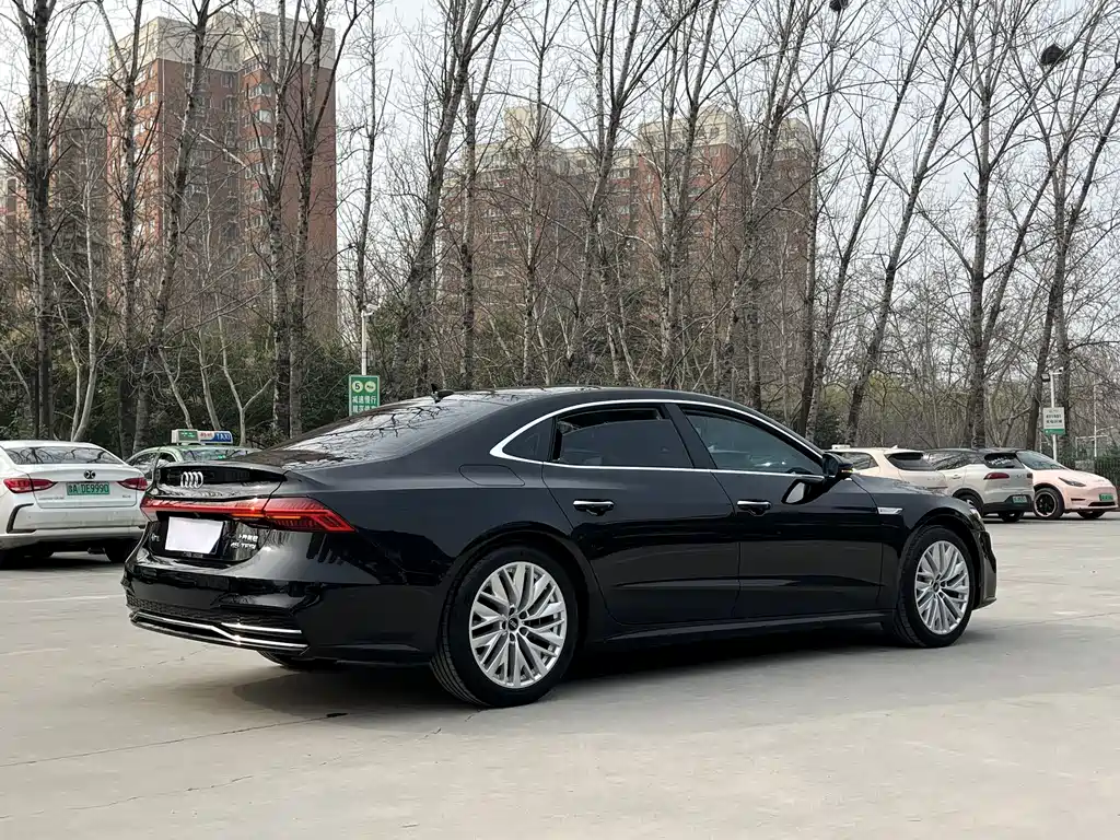 AUDI A7L