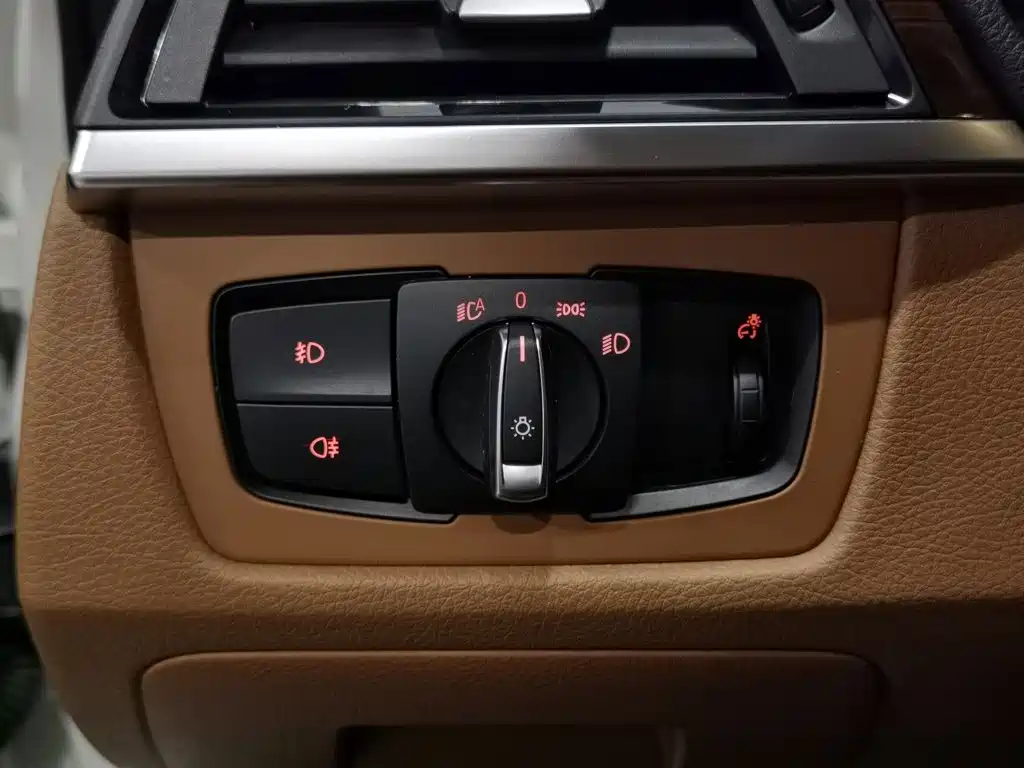 BMW 3 Series — миниатюра 21