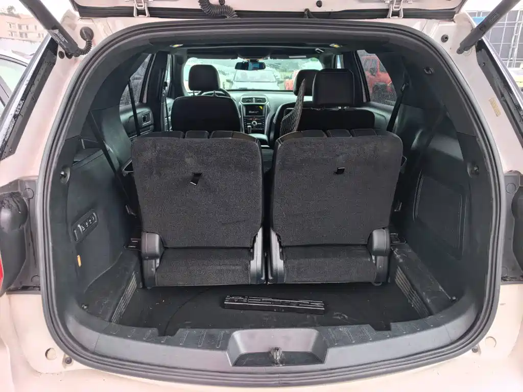 Ford Explorer (Import) — миниатюра 6