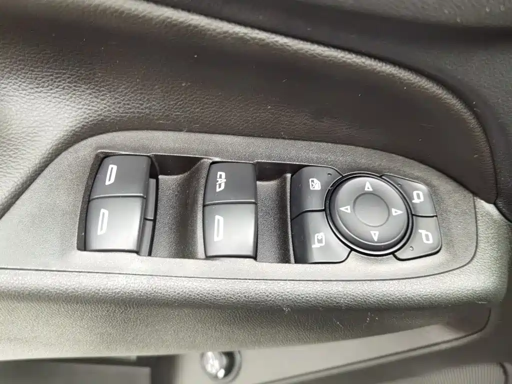 Chevrolet Equinox — миниатюра 9