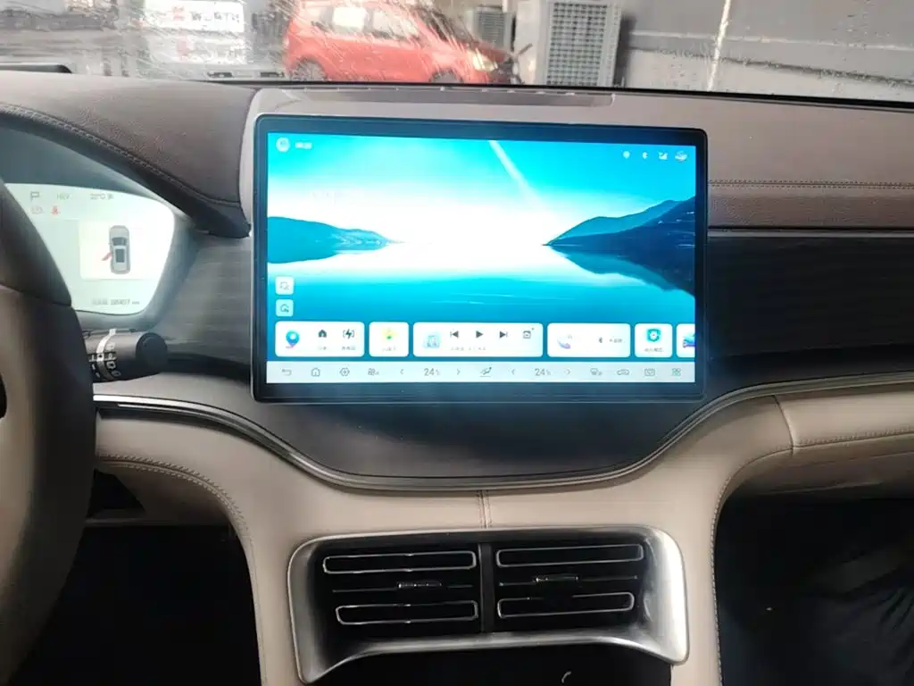 BYD PLUS New Energy — миниатюра 13