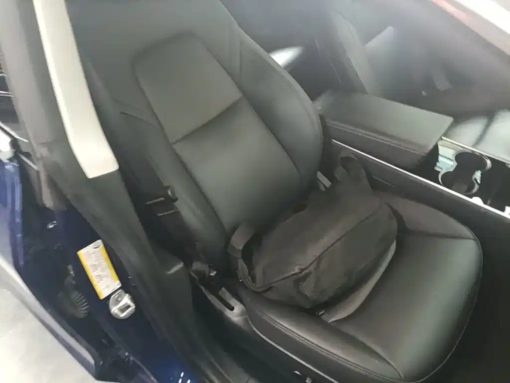 Tesla Model 3 — миниатюра 25