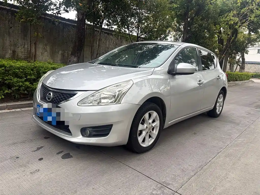 Nissan Tiida 2012
