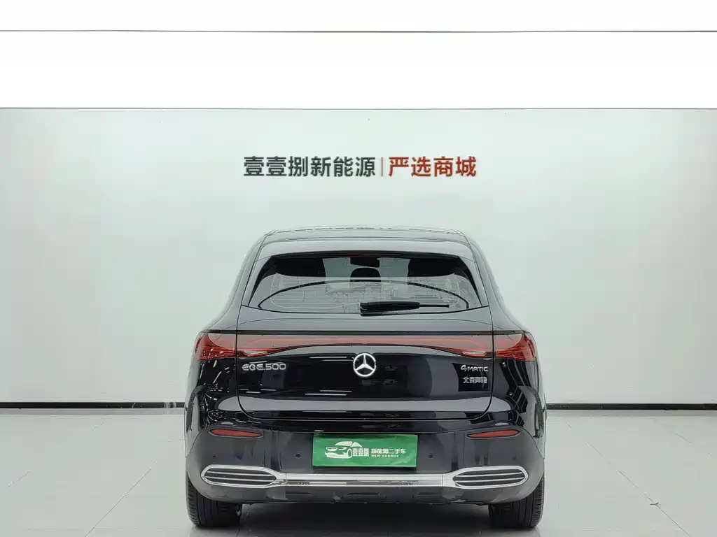 Mercedes-Benz EQE SUV — миниатюра 9