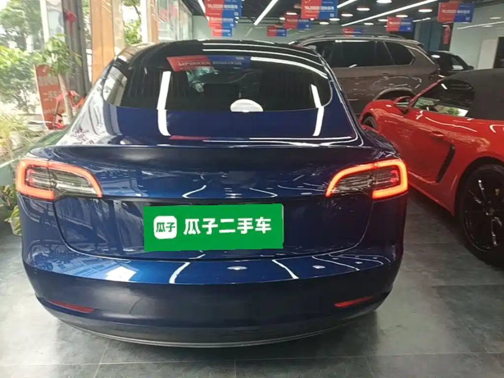 Tesla Model 3 — миниатюра 6