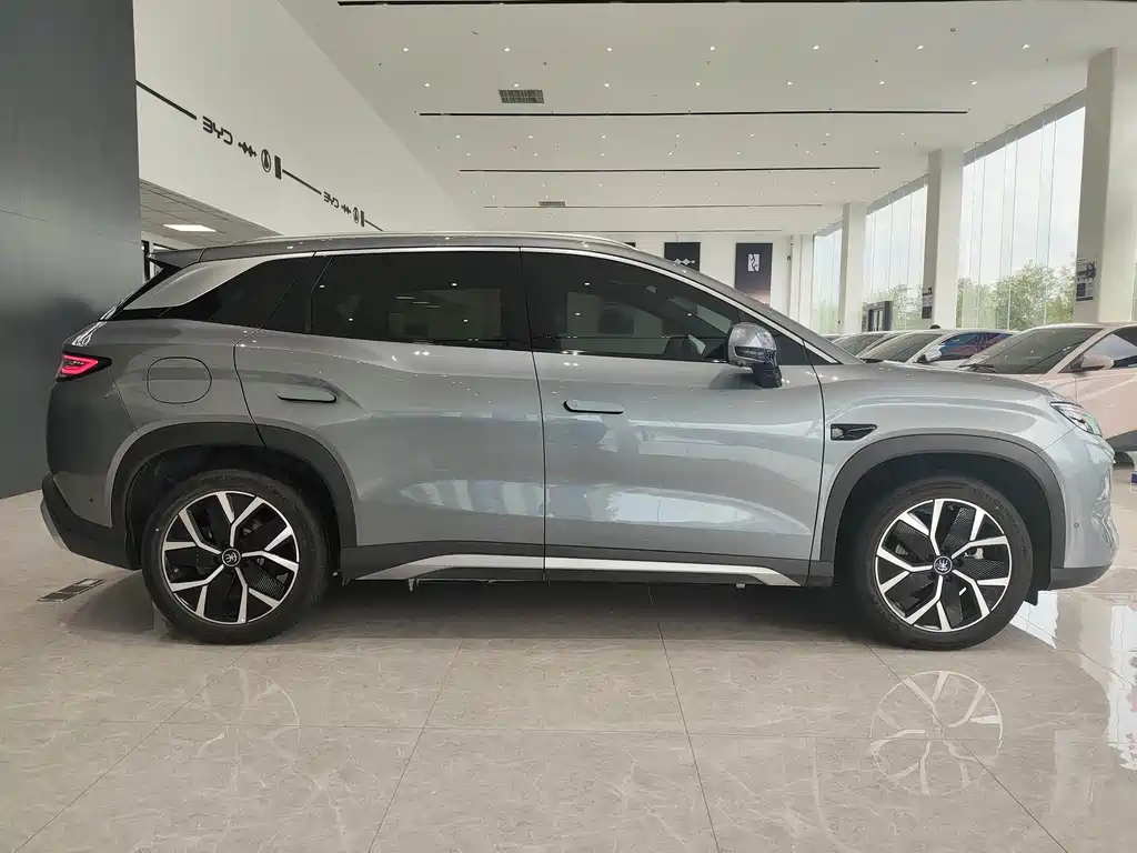BYD L DM-i — миниатюра 4
