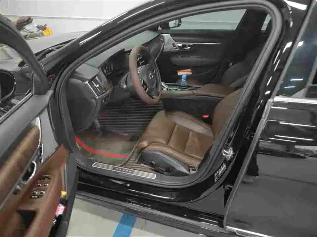 Volvo S90 — миниатюра 4