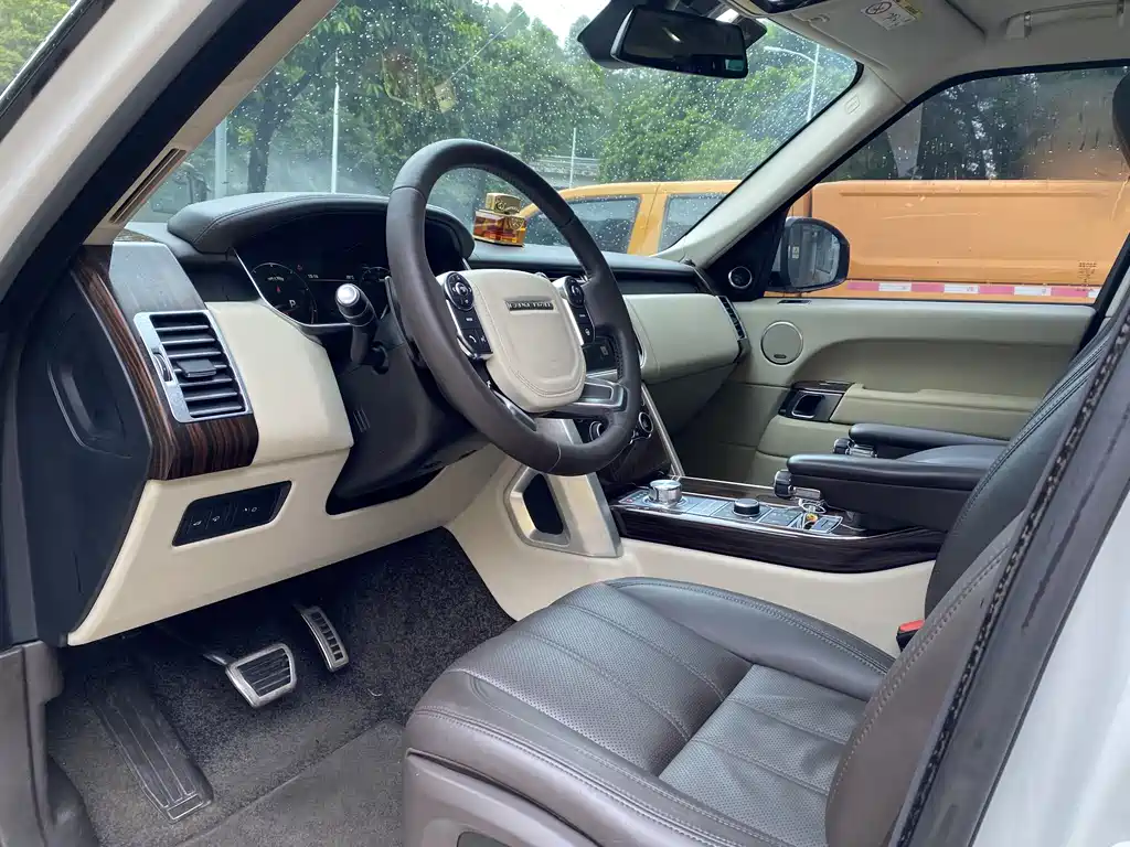 LAND ROVER RANGE ROVER