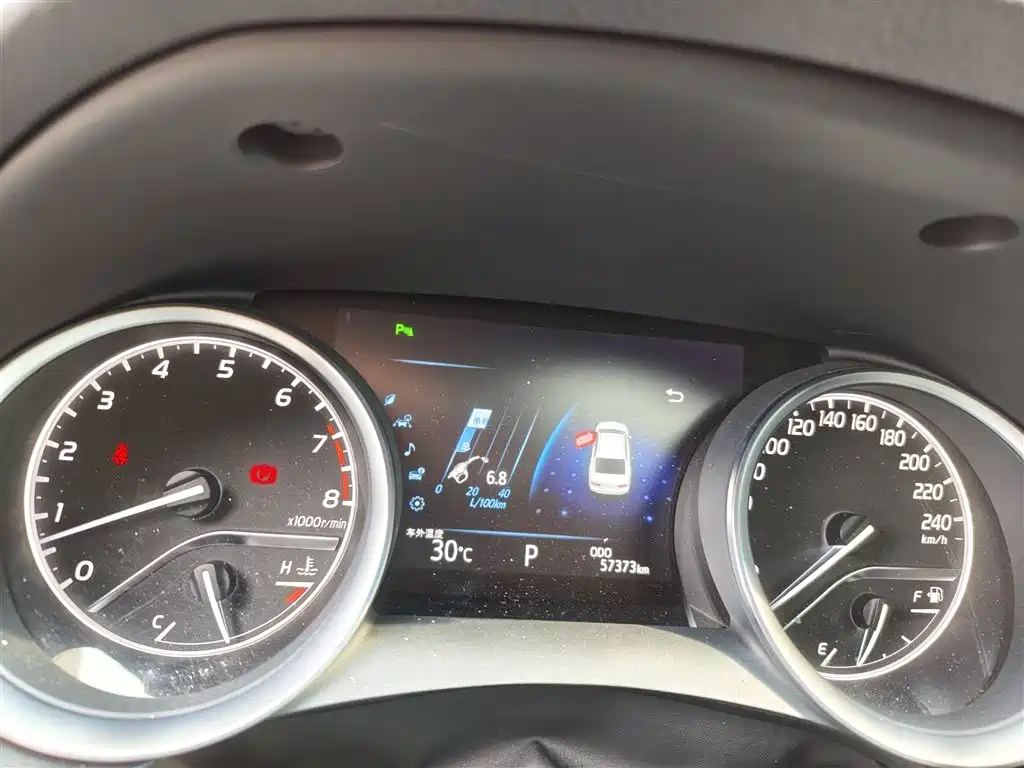Toyota Camry — миниатюра 4